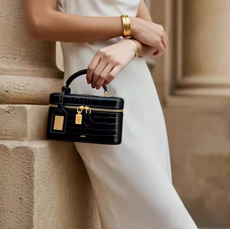 Women Bags Lv - JW PEI box bag Cleo imitation